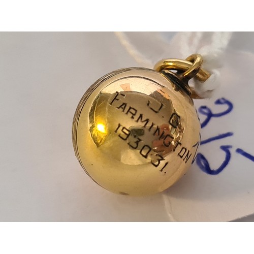 315 - A Edwardian cricket ball charm 15ct gold � 3.3 gms