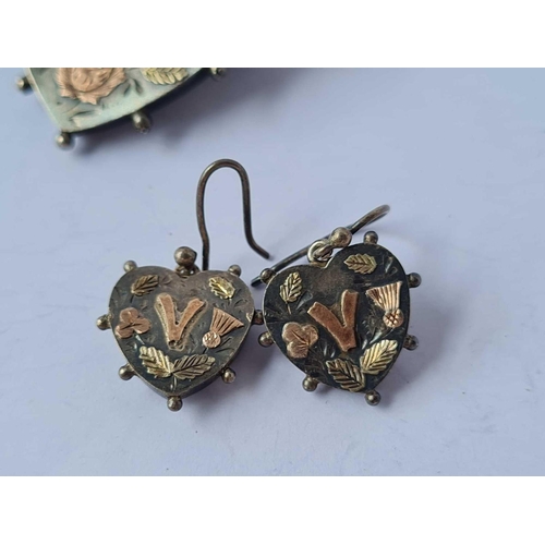 116 - A Victorian jubilee brooch and matching par of earrings