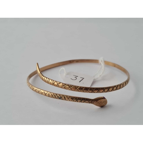 37 - A snake bangle 9ct  10.5 gms