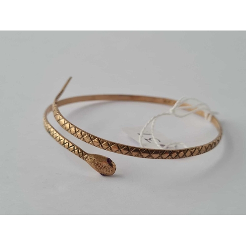 37 - A snake bangle 9ct  10.5 gms