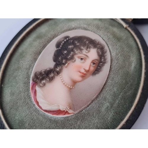52 - A early Victorian hand painted miniature on porcelain in fitted box