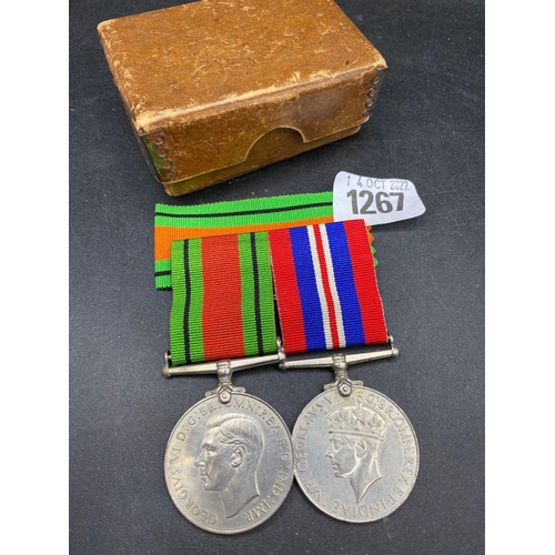 1267 - Pair WWII medals