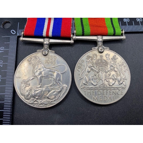 1267 - Pair WWII medals