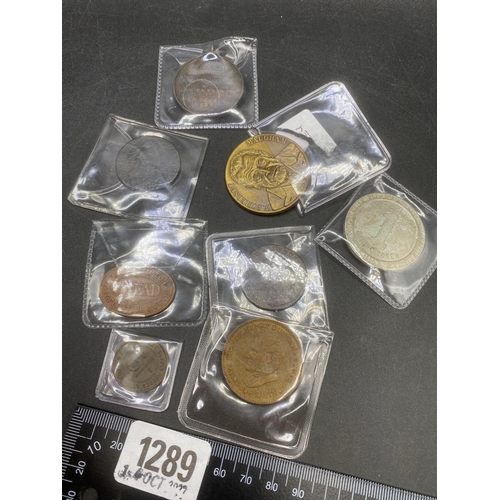 1289 - Collection of tokens and medallions