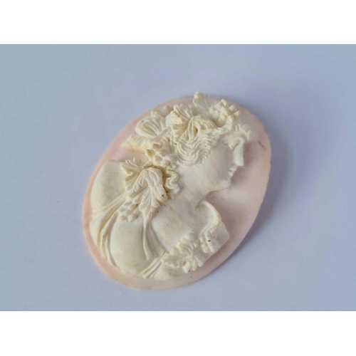 14 - Carved Victorian shell cameo of a Goddess