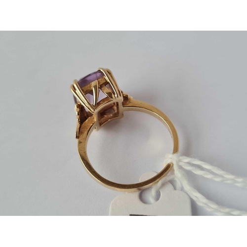 146 - An amethyst ring, 14ct, size L, 4.0 g.