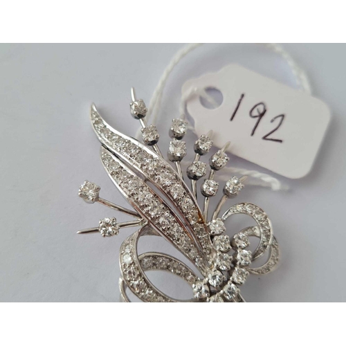 192 - A GOOD PLATINUM AND DIAMOND SPRAY BROOCH       10.6 GMS