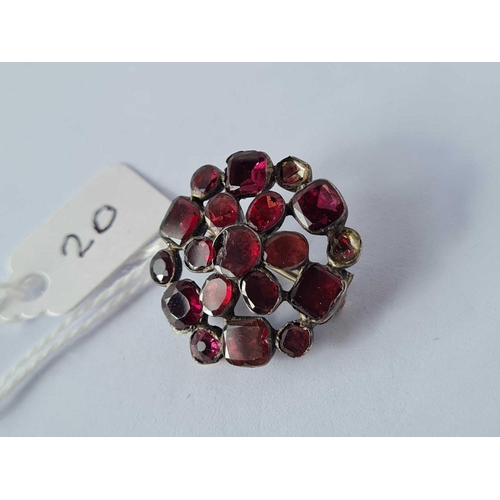 20 - Antique Georgian brooch set with garnets