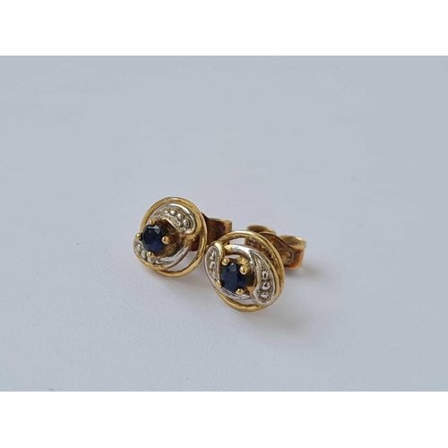 118 - A pair of sapphire earrings 9ct