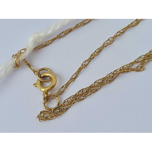 420 - A fine link neck chain 9ct