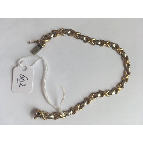 602 - Hugs & kisses 9ct bracelet 7.8g