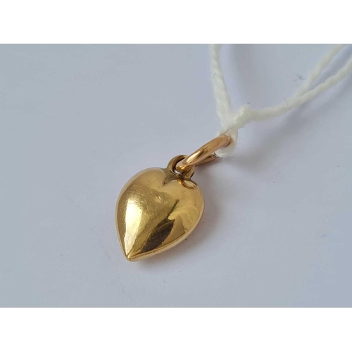 611 - A heart pendant 9ct