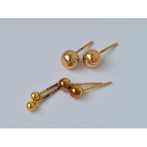 612 - Three pairs ball topped ear studs    1.2 gms