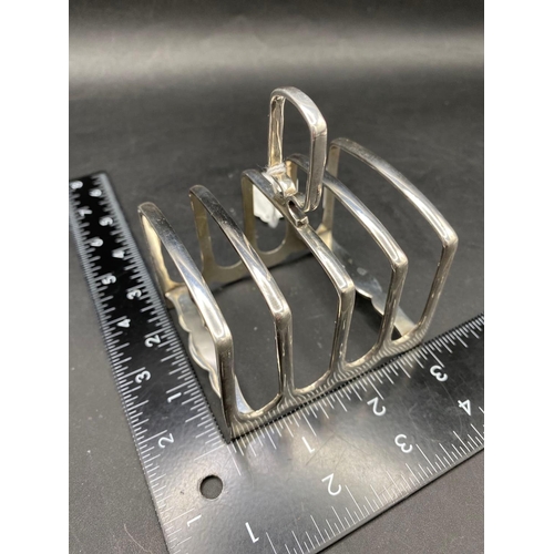 798 - Five bar toast rack on bracket feet3 in wide Sheffield  1949. 100 gms