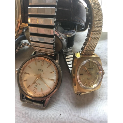 950 - Five assorted wrist watches