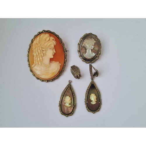 184 - Four pieces of cameo jewellery