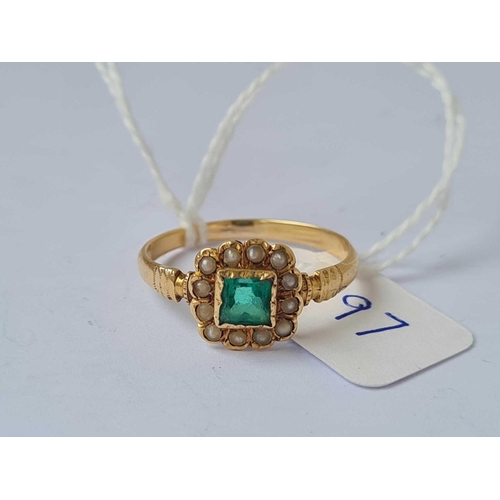 197 - A antique gold pearl and emerald ring size R