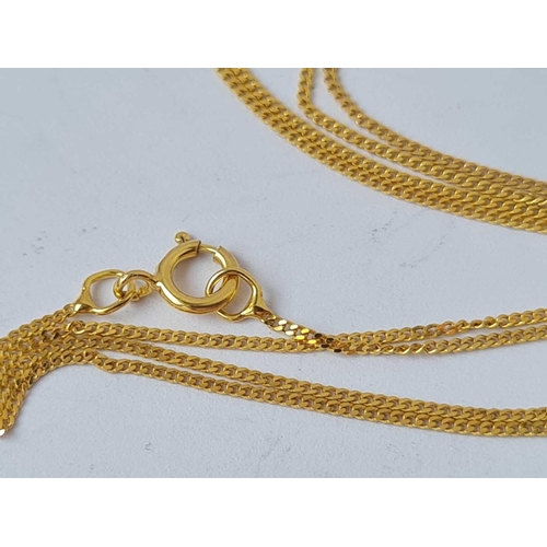 541 - A fine link neck chain 9ct