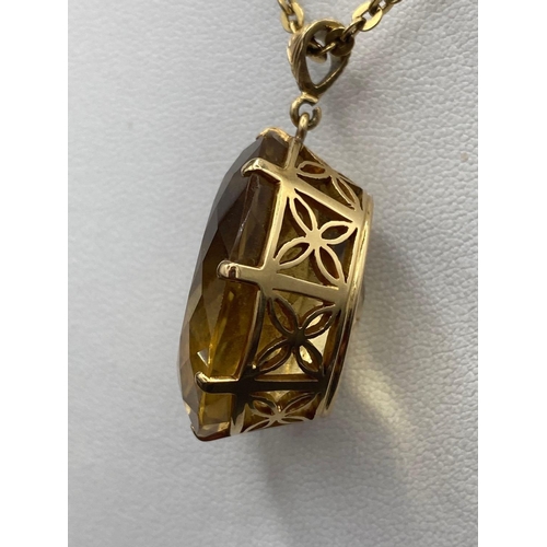 120 - A GOOD 18CT GOLD PENDANT