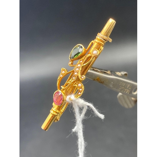 466 - An Edwardian pink & green tourmaline & pearl 9ct bar brooch 3.4g inc