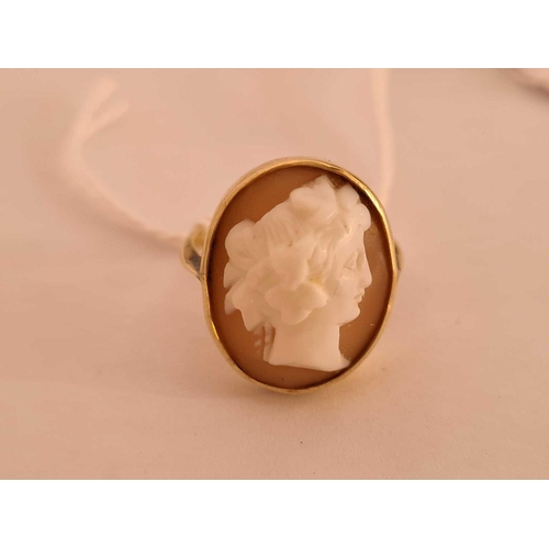 170 - A large cameo ring in 9ct size L 3.8g inc