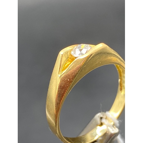 528 - A ABSTRACT RING SET WITH A 0.32 CT DIAMOND 18CT GOLD SIZE Q   2.6 GMS