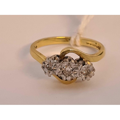 62 - A vintage diamond trilogy ring in 18ct gold size K 3.6g inc