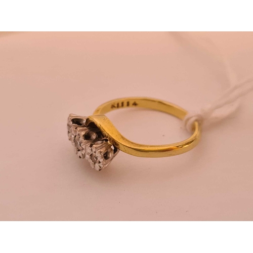 62 - A vintage diamond trilogy ring in 18ct gold size K 3.6g inc