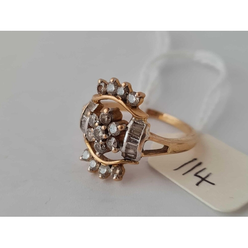 114 - A CONTEMPORARY STYLE MULTI DIAMOND RING 18CT GOLD SIZE Q   4.6 GMS