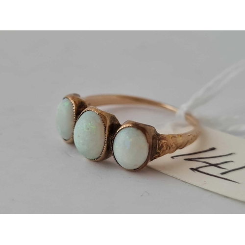 141 - Antique gold three stone opal ring size N