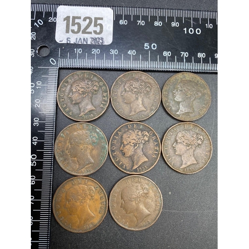 1525 - Eight Victorian copper half-pennies 1850's