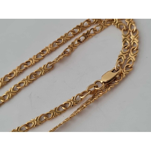 153 - A fancy link neck lace 9ct 18 inch    9.1 gms