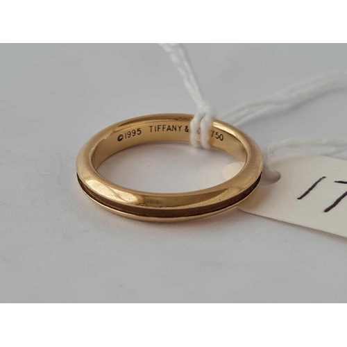 17 - A 1995 TIFFANY AND CO WEDDING BAND 18CT GOLD SIZE N    4.8 GMS