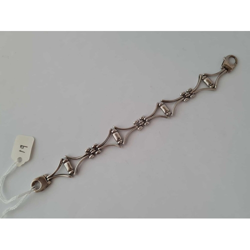 19 - A WHITE GOLD BRACELET 9CT   14.5 GMS