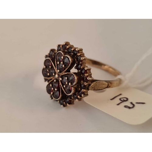 195 - A garnet cluster ring size N