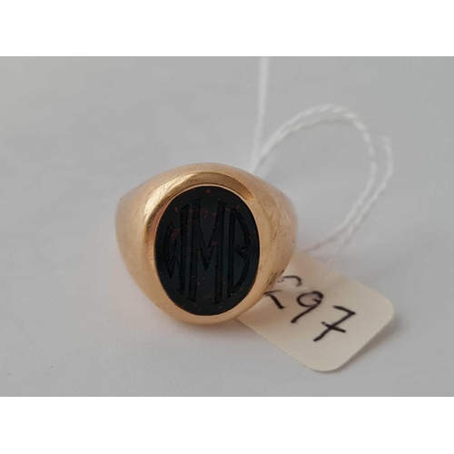 297 - A GENTS HEAVY BLOOD STONE SIGNET RING 14CT GOLD SIZE N    16.3 GMS