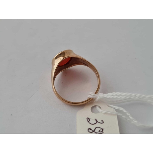 387 - A carnelian set signet ring 9ct size N   3.4 gms