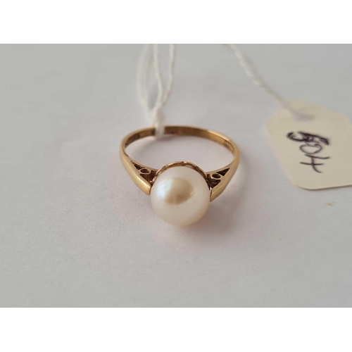 504 - A single pearl set 9ct ring size N 2.2g inc