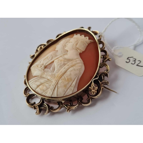 532 - A VICTORIAN SHELL CAMEO SET IN GOLD SIGNED SIRLETH ? DEPICTING TWO ROYAL FEMALE  FIGURES ONE WITH A ... 