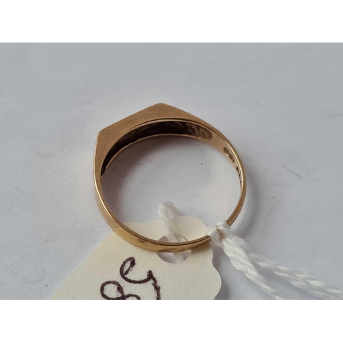 582 - Oblong Signet Ring 9ct 1.3g