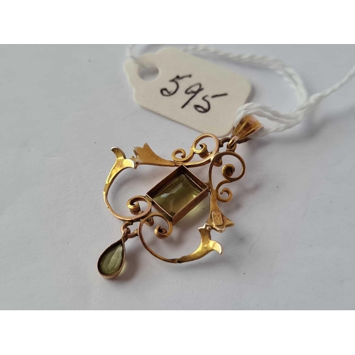 595 - A pearl and peridot pendant 9ct