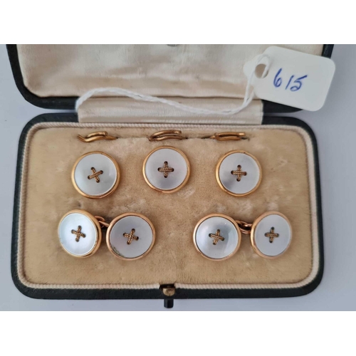 615 - A ATTRACTIVE CASED SET OF 9CT BUTTONS AND STUDS