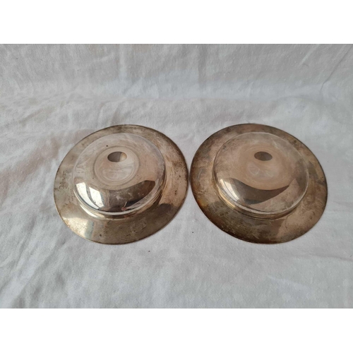 709 - A pair of Dunhill Armada dishes, 3.5