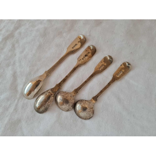 713 - A pair of attractive mustard spoons and a pair of salt spoons with engraved decoration, London 1925,... 