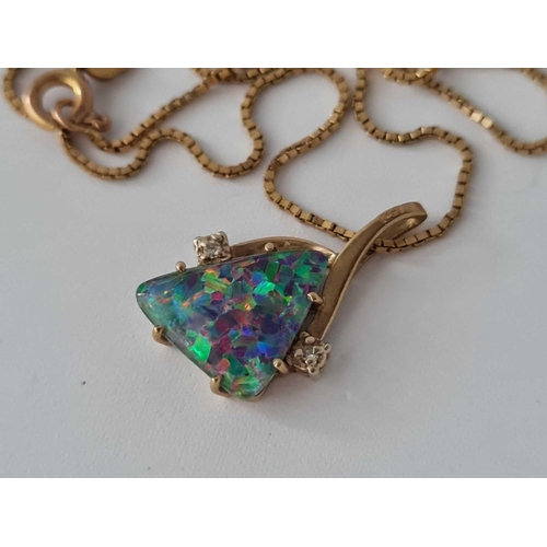 113 - A doublet opal set pendant 9ct 3 gms