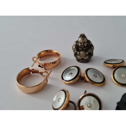 120 - A bag of good gilt jewellery items including cufflinks and earrings