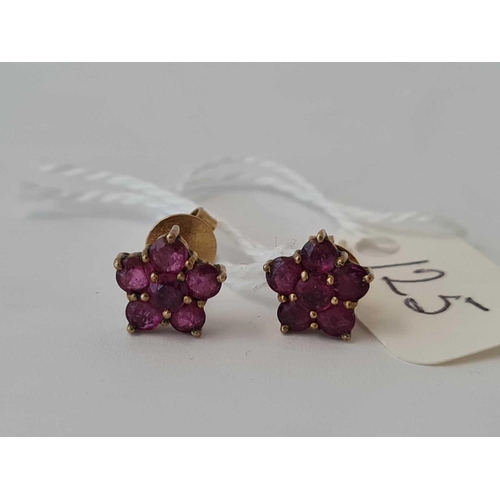 125 - A pair of ruby cluster earrings    1.6 gms