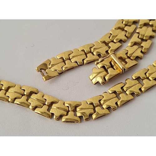 280 - A VINTAGE 18CT GOLD COLLAR NECKLACE 27.4G