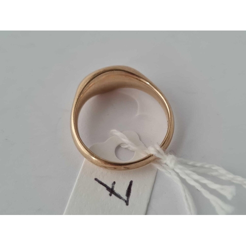 7 - A gent signet ring 9ct size Q   5.3 gms