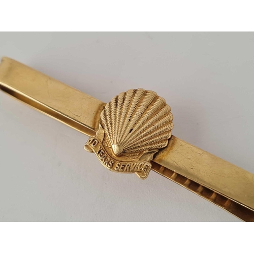 78 - 9ct vintage shell design tie clip 8.9g